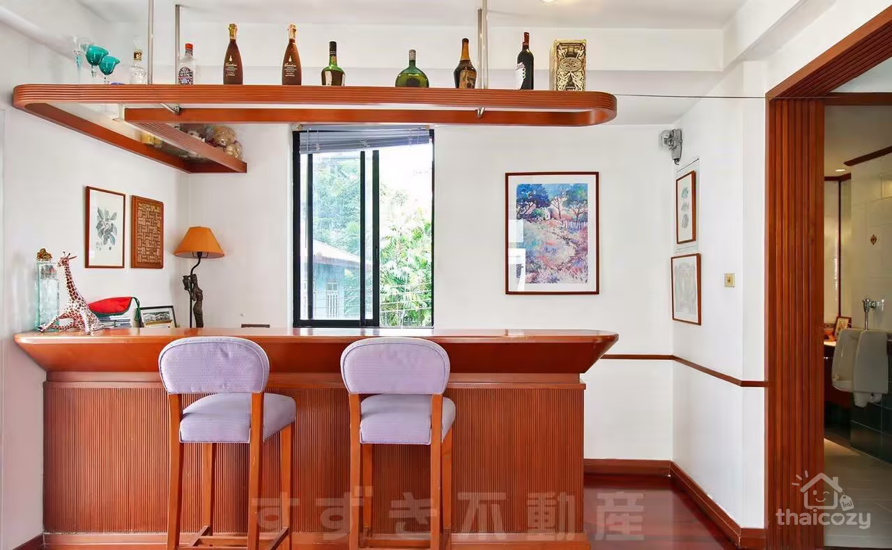 ขายอพาร์ทเมนต์ 3 ห้องนอน 210 ตร.ม. ที่เดอะ เพลสทิจ 49 (ชั้น 1-3) photo 1