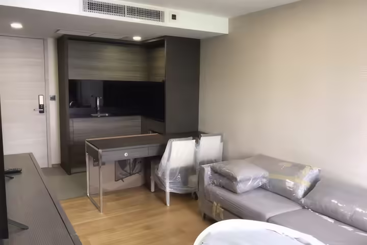 คลาส หลงสวน ห้องนอนเดี่ยว 45 ตร.ม. ให้เช่า ใกล้ BTS ชิดลม 45,000 บาท/เดือน