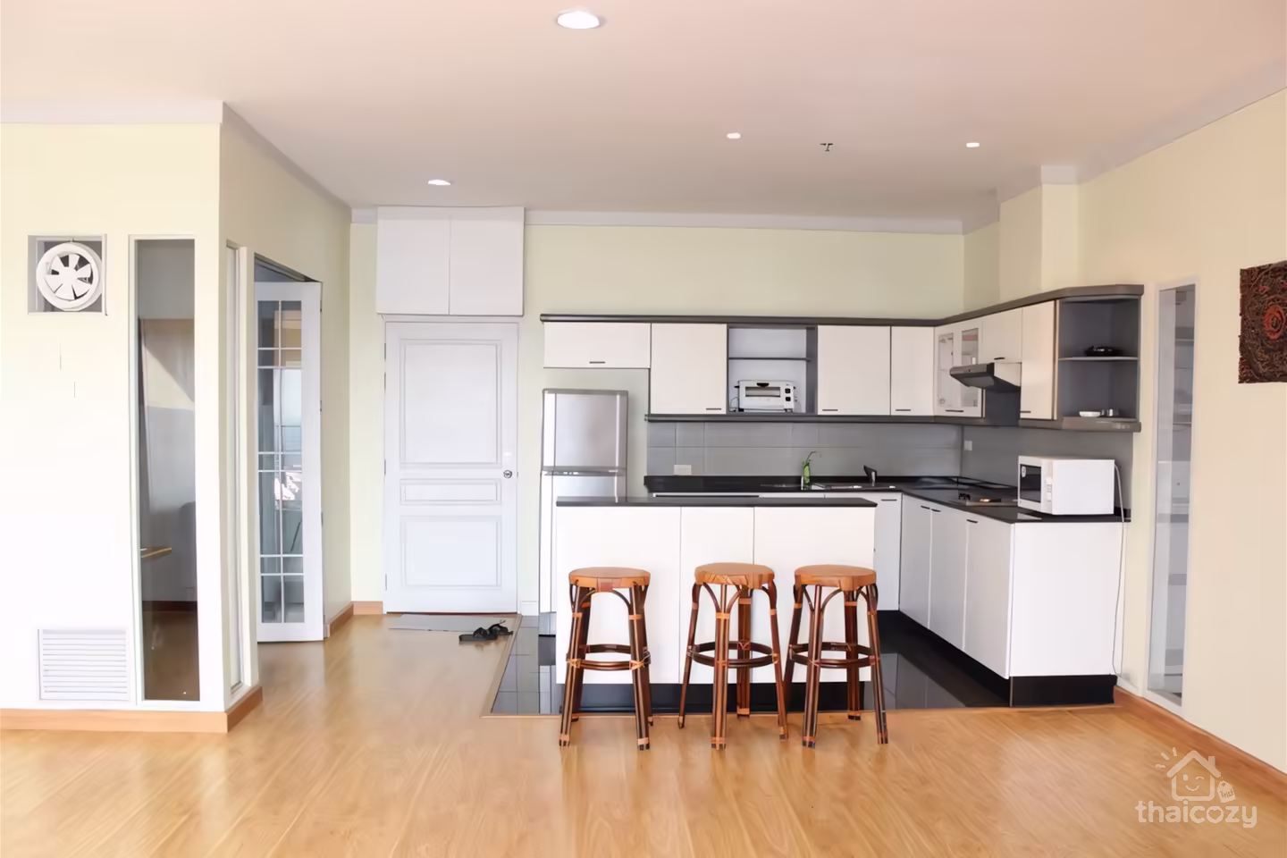 3 Bedrooms Apartment in Soi Sukhumvit 30/1 photo 1