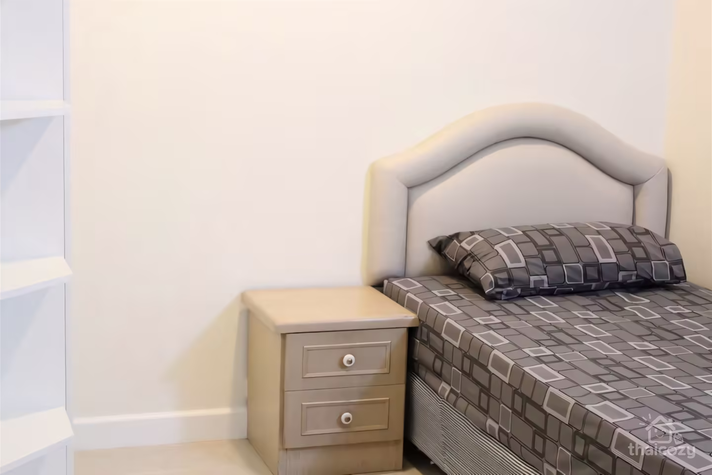 2-Bedroom Apartment in Sukhumvit, Near BTS photo 2