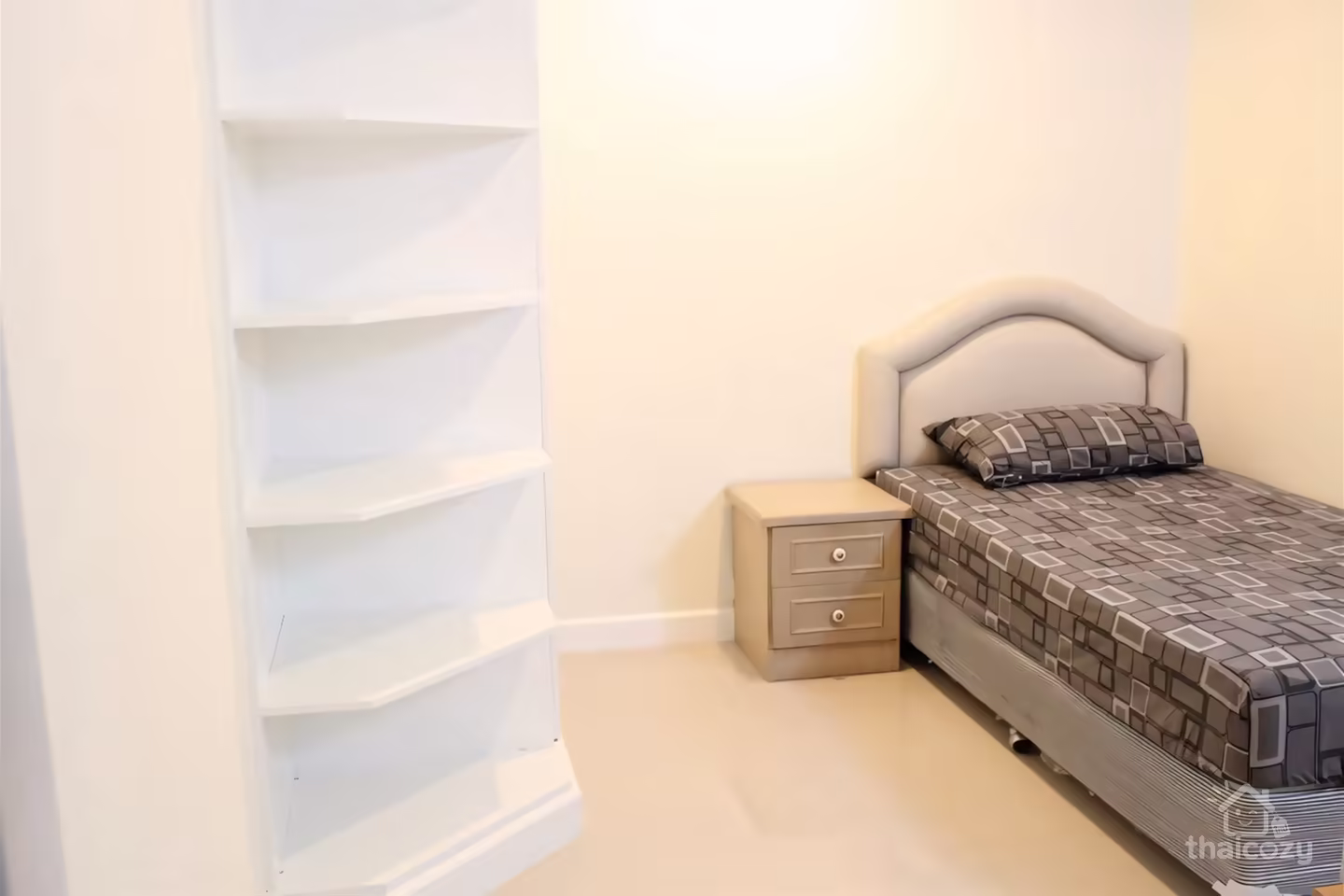 2-Bedroom Apartment in Sukhumvit, Near BTS photo 1