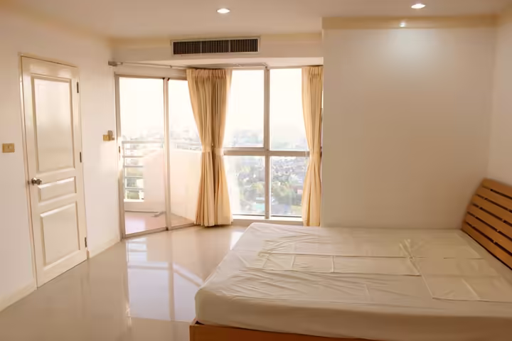 Sukhumvit apartment 2 beds 2 bath 83 sq.m. BTS Phrom Phong