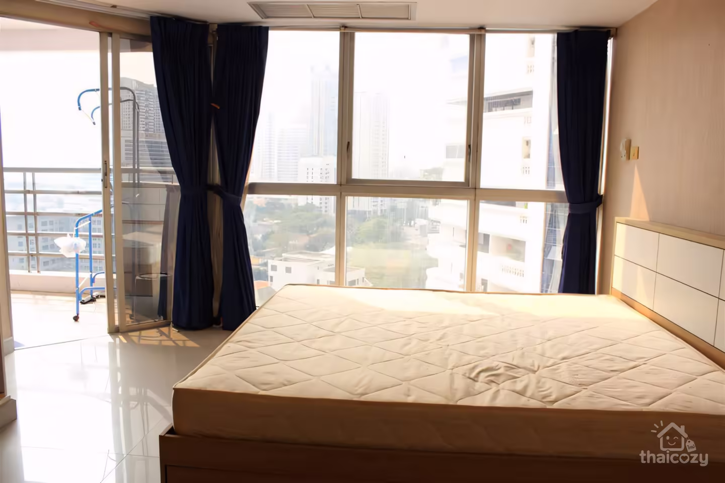 Apartment in Thong Lo-Phrom Phong, Sukhumvit photo 1