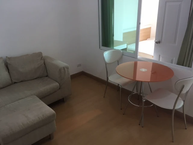 Chambre à louer à Life Ratchada Huaykwang, MRT Huaykwang / 15 000 bahts