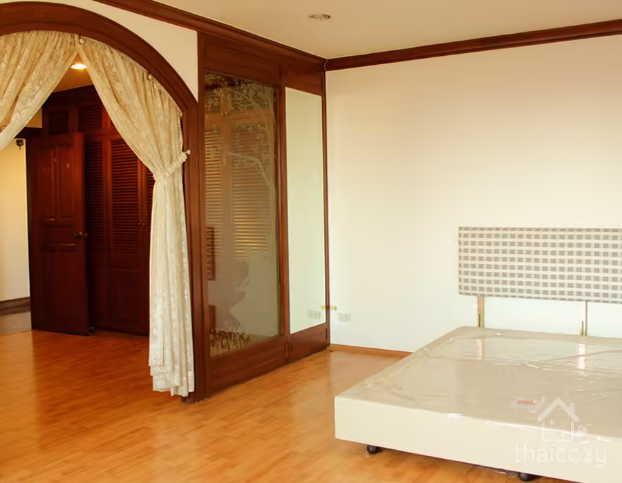 3 Bedrooms Apartment with Maid's Room photo 1