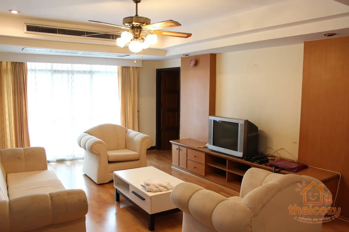 Appartement entièrement meublé de 3 chambres à louer sur Sukhumvit, Bangkok photo 2