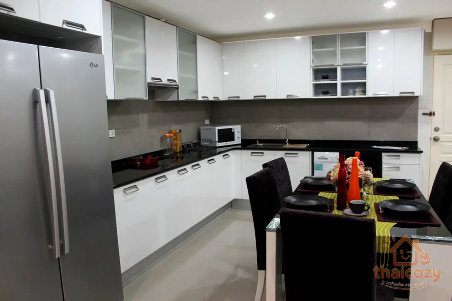 3 Bedrooms for Rent near BTS Sukhumvit, Bangkok photo 1
