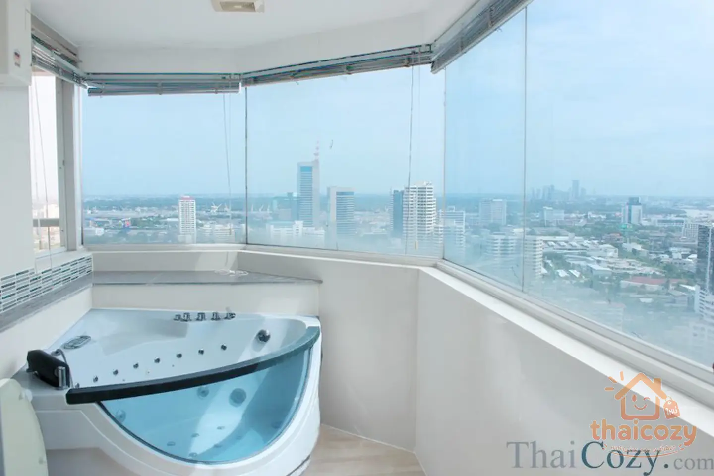 3 Bedrooms for Rent in Sukhumvit Bangkok Near BTS photo 2