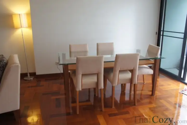 2 Bedrooms in Soi Sukhumvit 11 for Rent