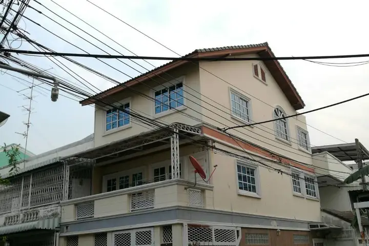 3階建てタウンハウス 賃貸