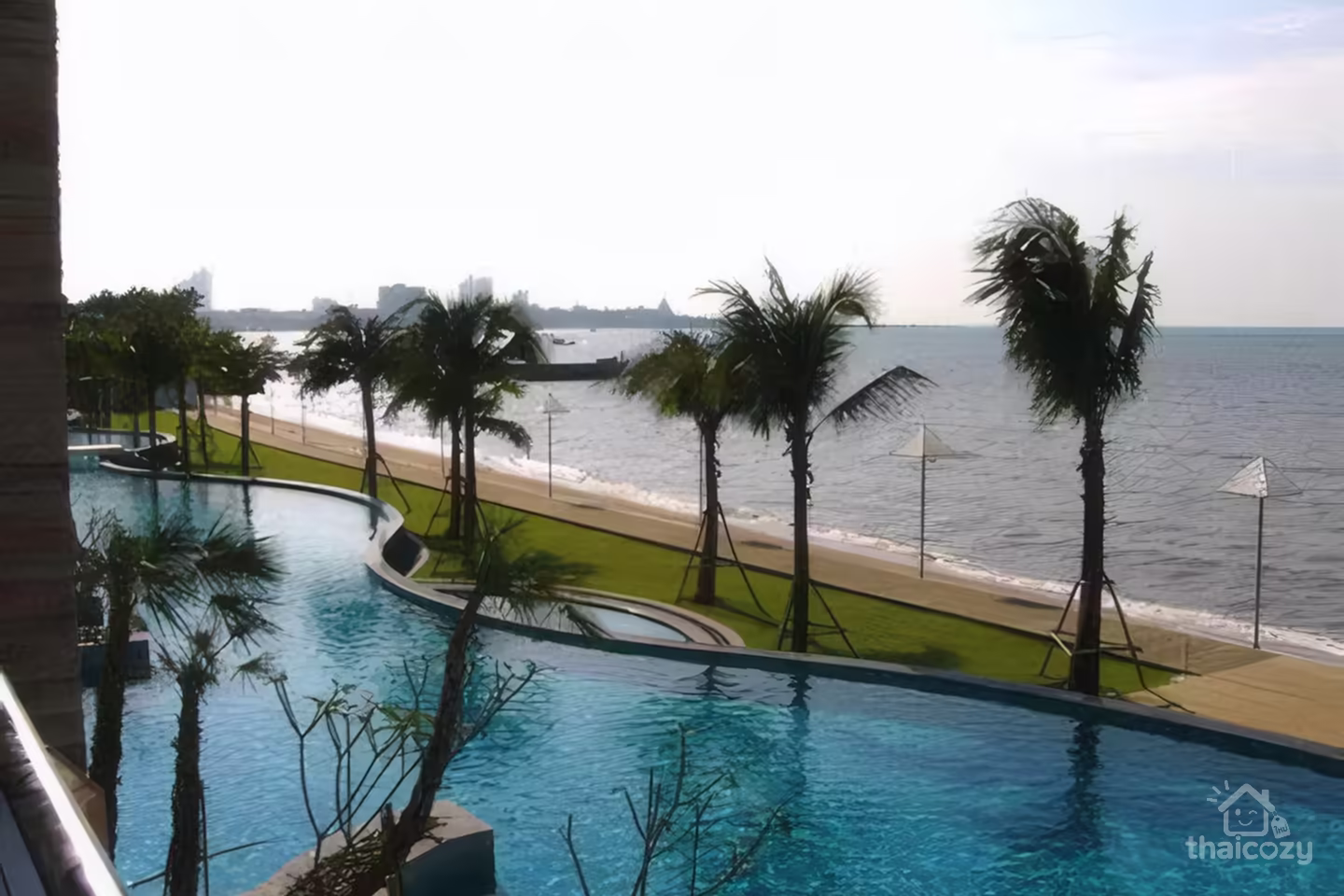 Naklua Beachfront Apartment for Rent photo 2