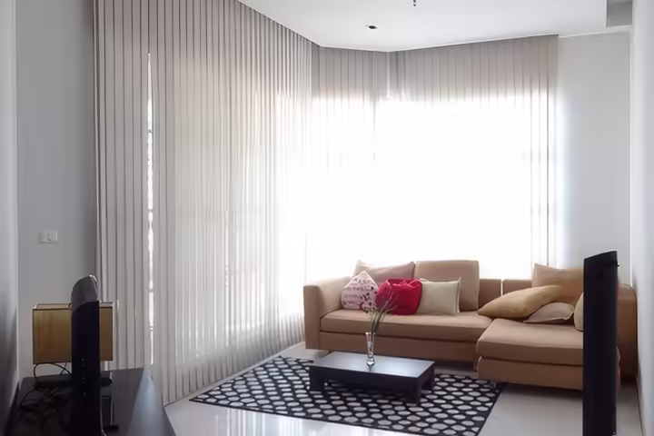 For Rent: 2 Bed 2 Bath, 3 Minutes to Asoke BTS and Sukhumvit MRT, Fully Furnished