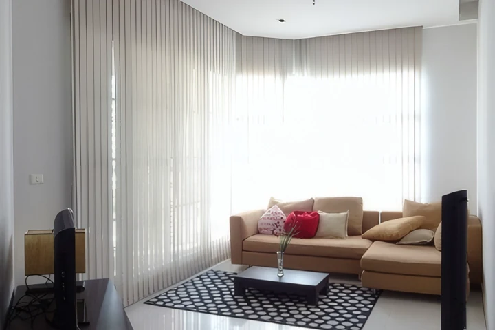 For Rent: 2 Bed 2 Bath, 3 Minutes to Asoke BTS and Sukhumvit MRT, Fully Furnished