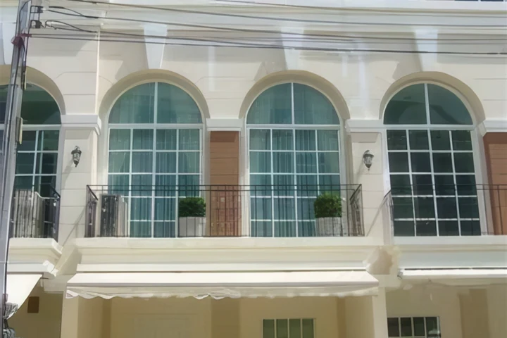 Beautiful Townhouse to rent 3 bedrooms 4 bathrooms Fully Furnished The property located in Lat Phra