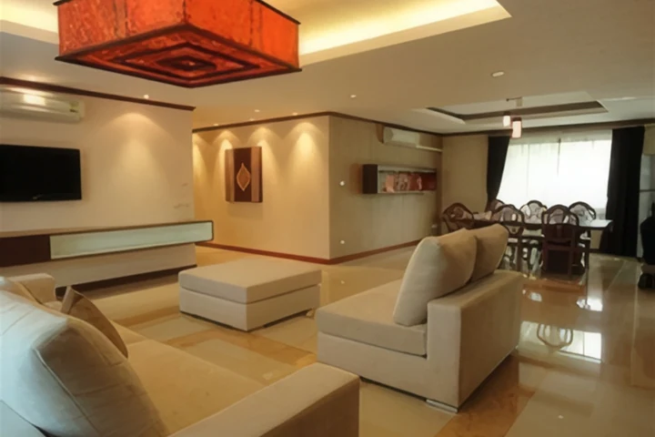 3 Bedrooms for Rent at Ekamai