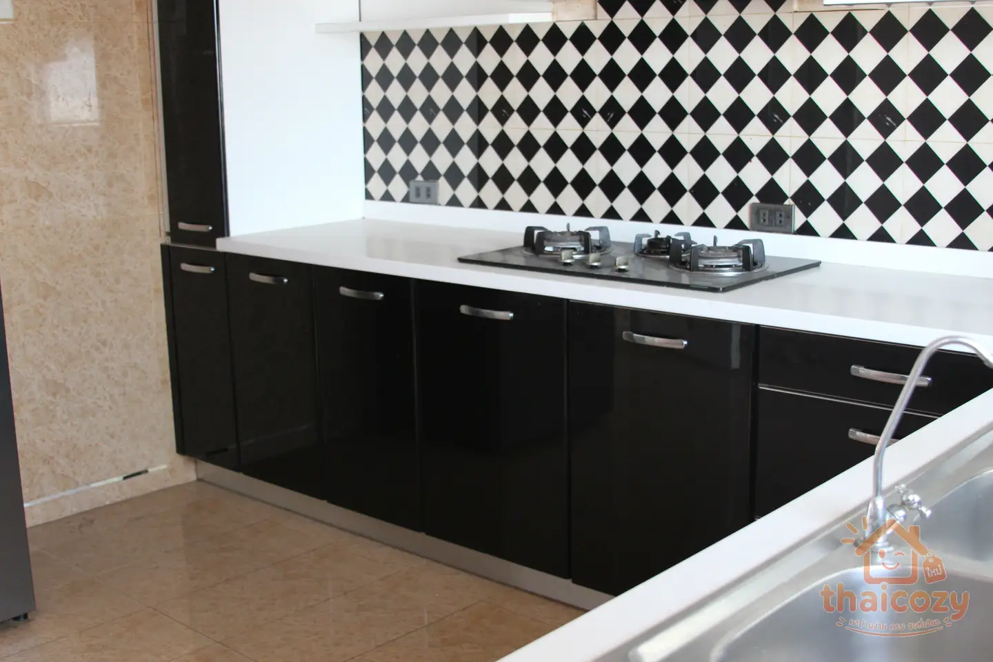 Sukhumvit Condo 3 Bedrooms for Rent photo 2