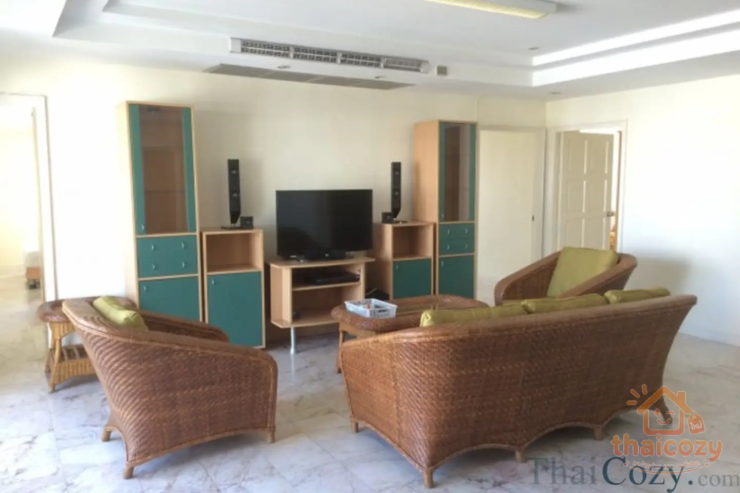 Royal Castle Condominium for rent at Sukhumvit 39 photo 2