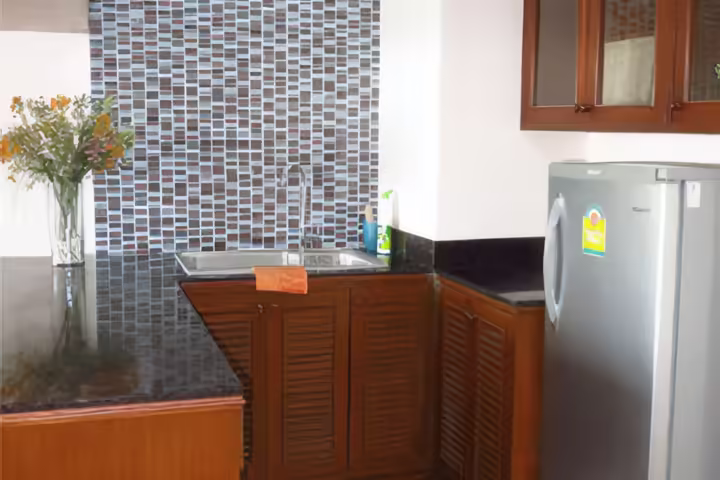 คอนโด 1 ห้องนอน 75 ตร.ม. renovate ใหม่ ให้เช่าเพียง 15,000 บาท/เดือน