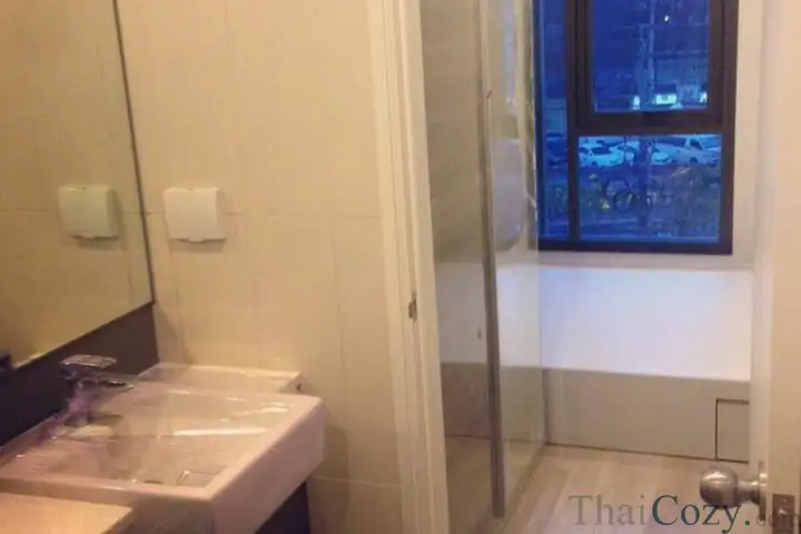Condominium 1 chambre à Centric Huaikwang à louer