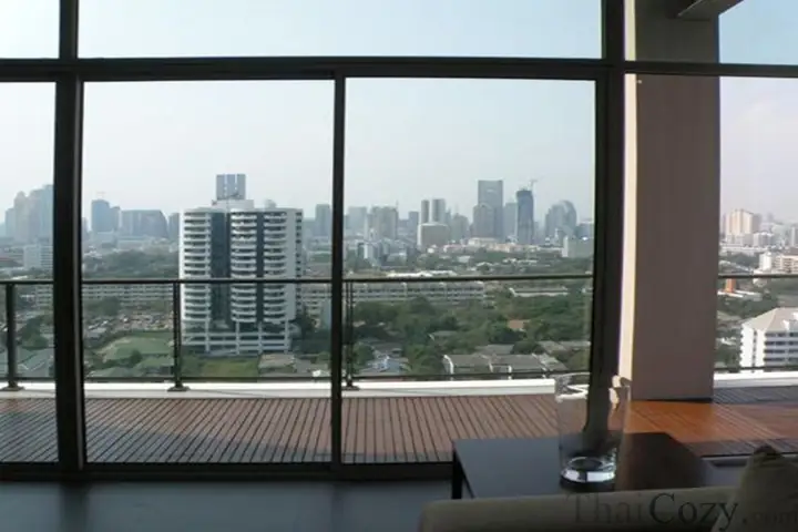 Lofts Yenakard : Appartement à louer à Yannawa Sathorn