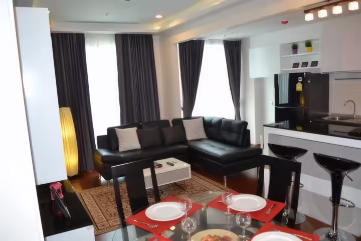 Supalai Lite Sathorn Condo for Rent near BTS Surasak – 40,000 THB/month