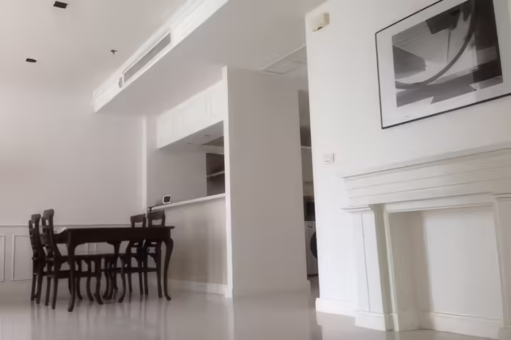 Fully Furnished 2-Bedroom Apartment for Rent at Athenee Residence