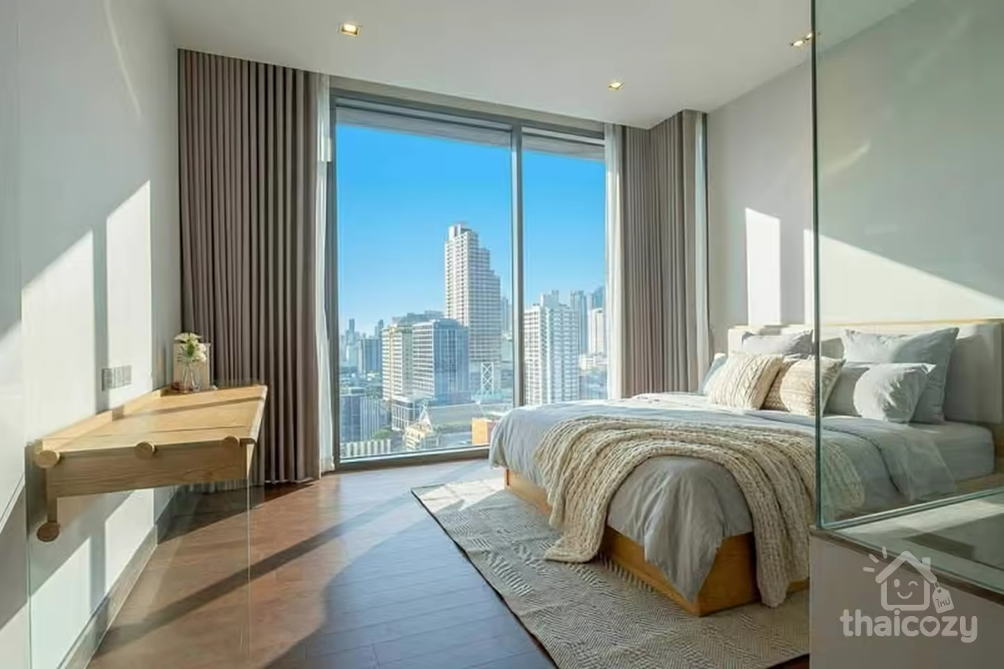 คอนโด Q1 สุขุมวิท 3 ห้องนอน ให้เช่า photo 1