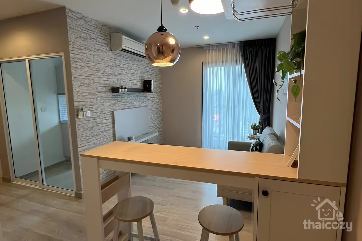 Condo Centric Huai Khwang Station photo 2