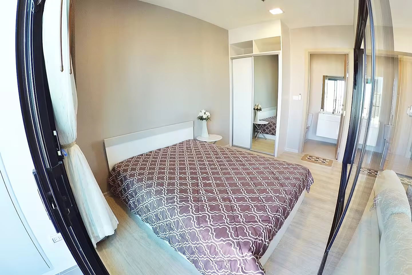 Condolette Midst Rama 9 Condo à vendre photo 1