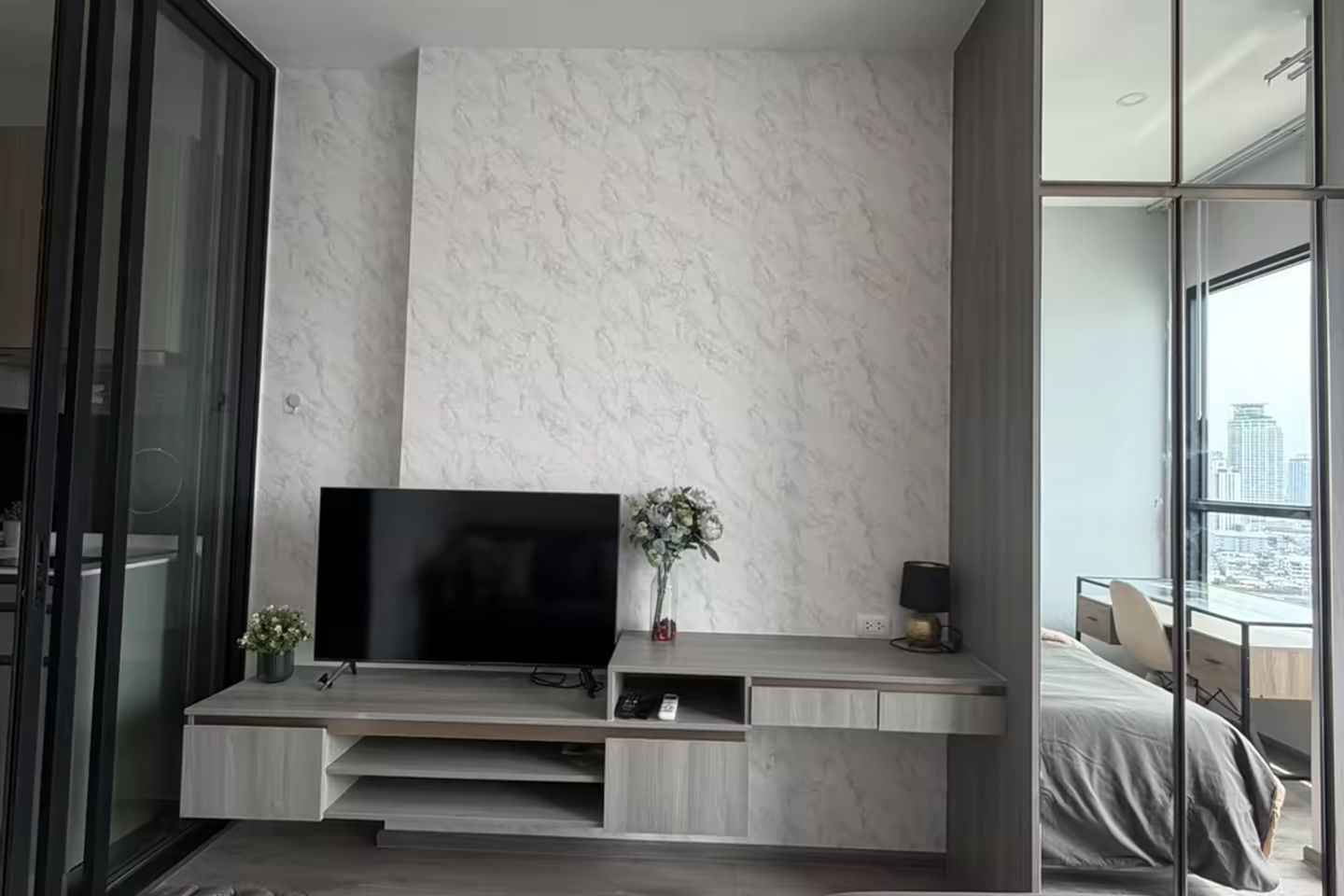 KnightsBridge Prime Onnut Studio for Rent photo 2