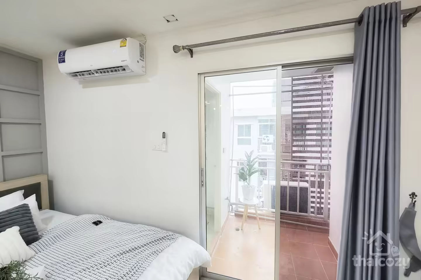 ขายคอนโด Regent Home 7/1 photo 2