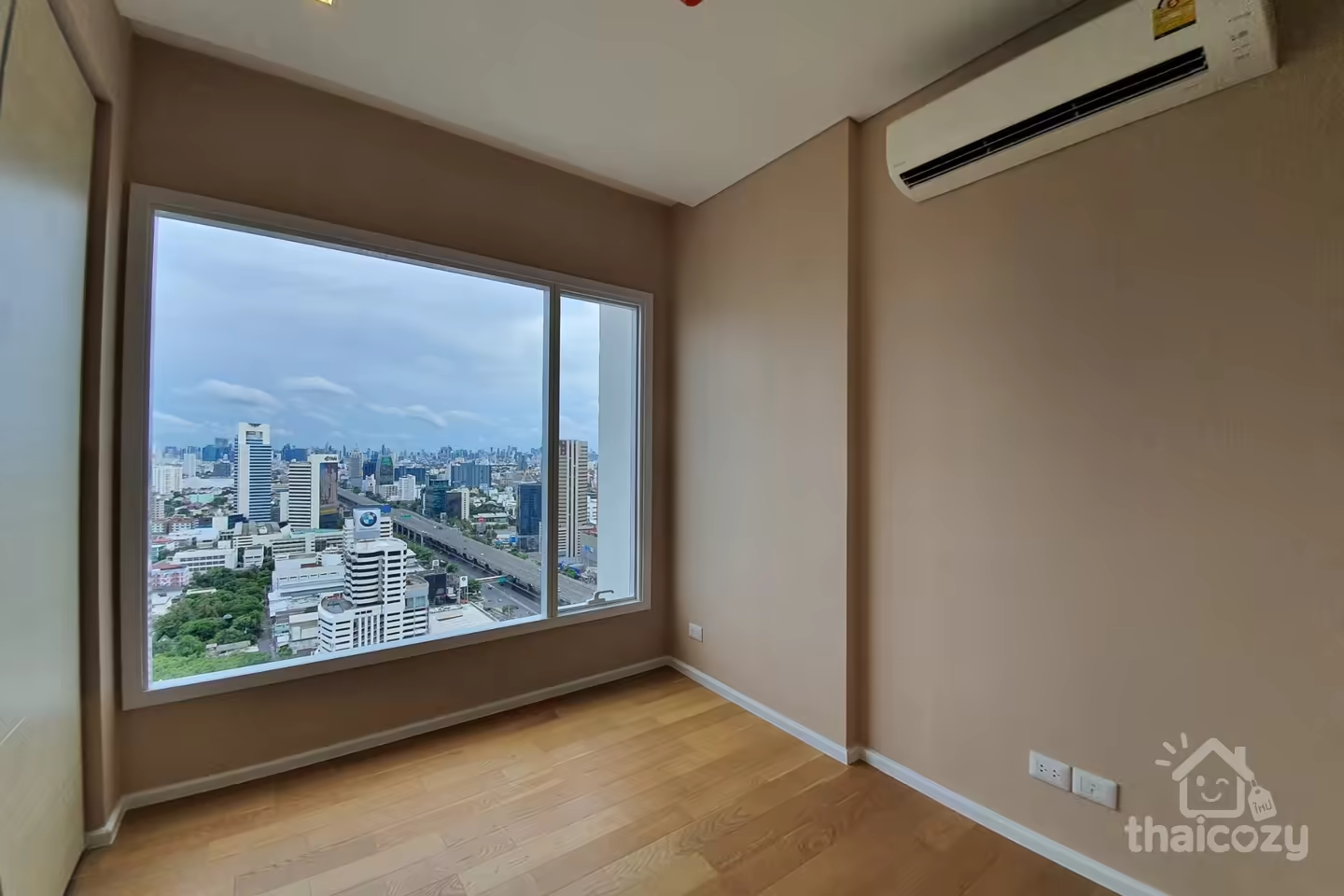 คอนโด The Saint Residences ขาย photo 2
