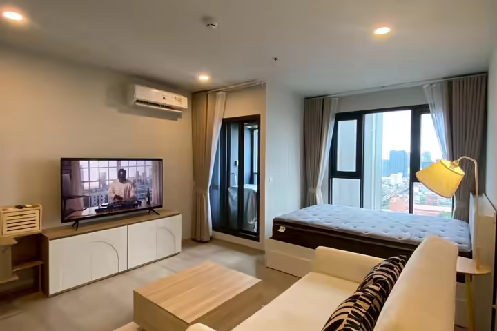 Aspire Onnut Station Condo for Rent –