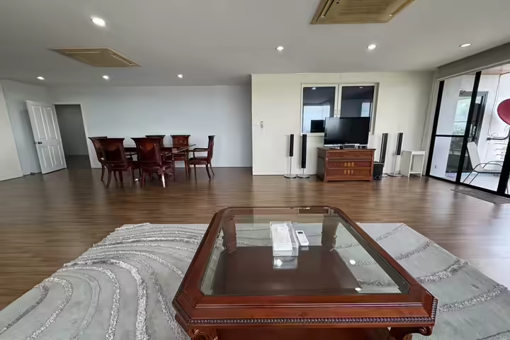คอนโดให้เช่าริมแม่น้ำในสวนใหญ่