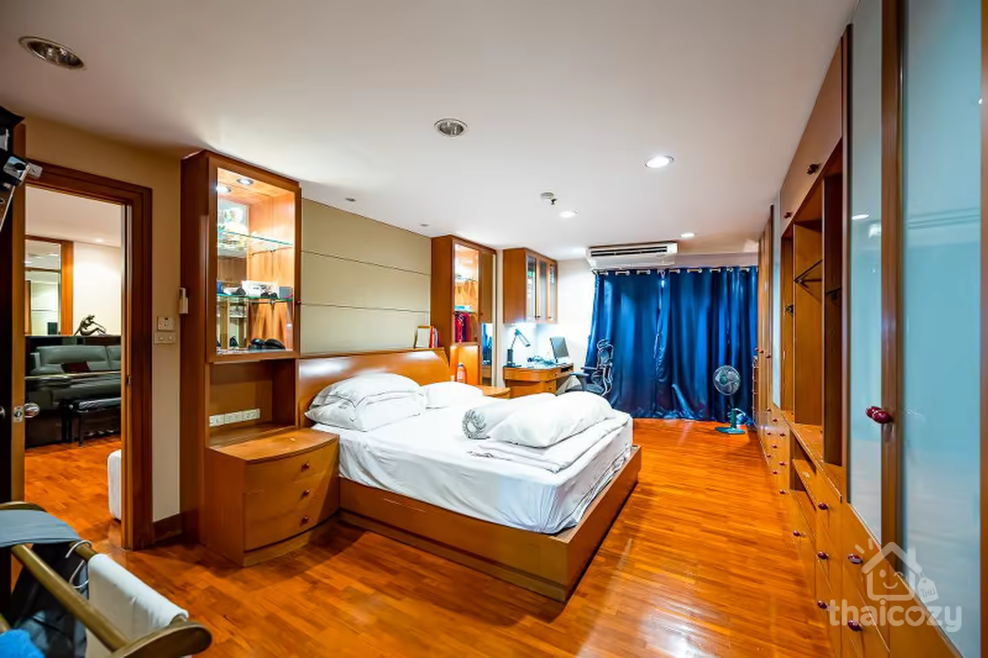 คอนโด 3 ห้องนอน ในทุ่งมหาเมฆ photo 2