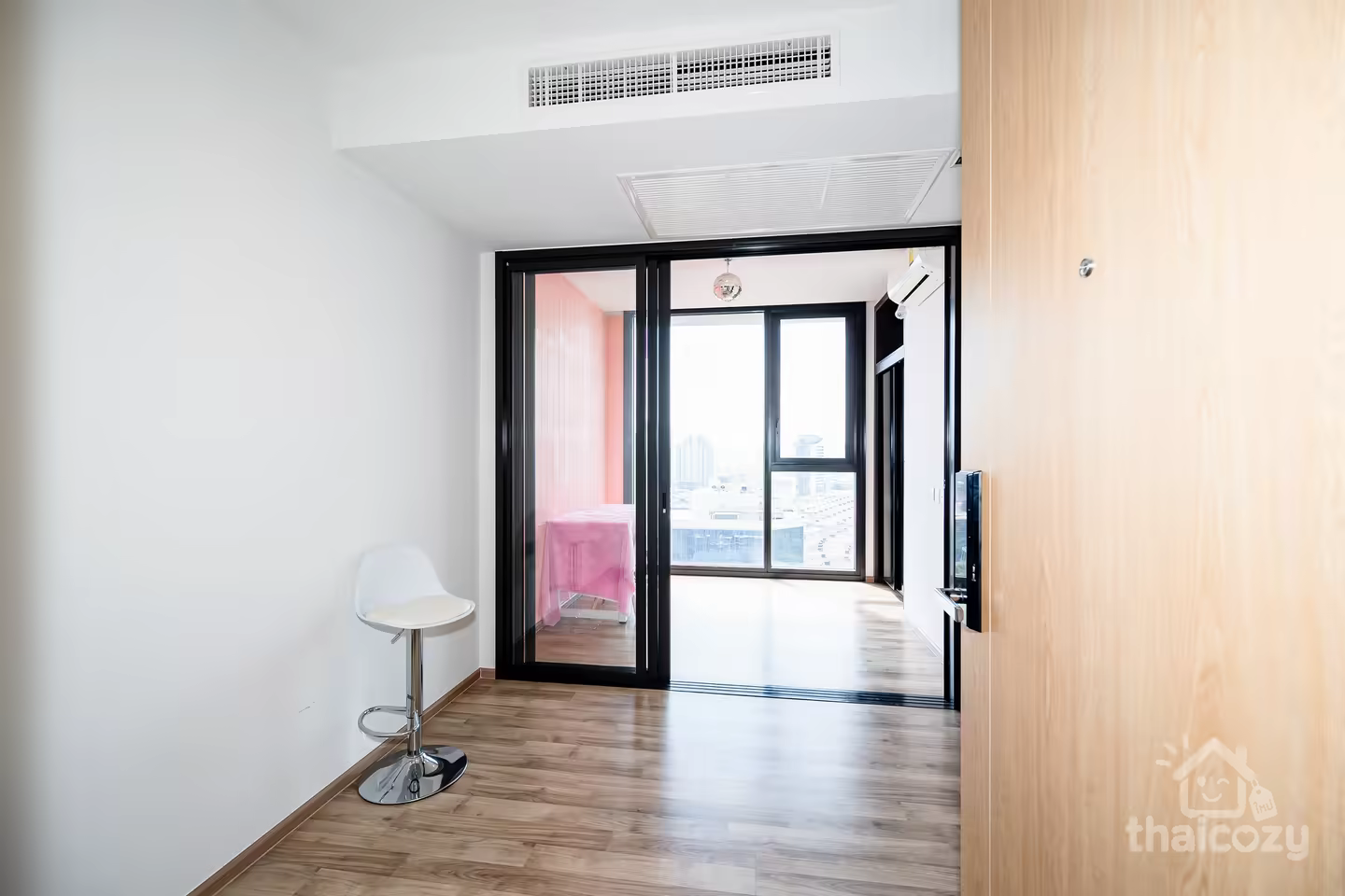 The Line Jatujak-Mochit 1BR Condo photo 2