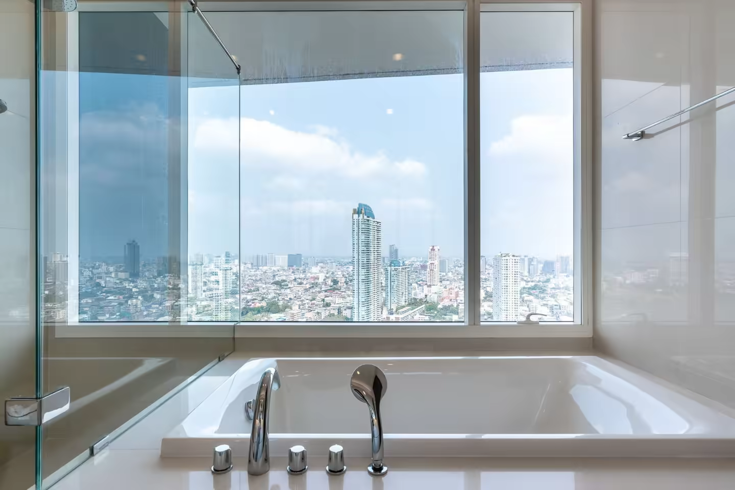 คอนโดหรู 3 ห้องนอน เมนัม เรสซิเดนซ์ photo 1