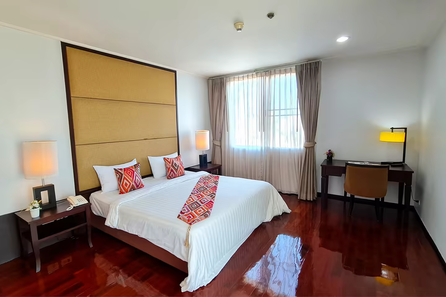 ให้เช่าคอนโด พิยะทิพ เพลส 2 ห้องนอน photo 2