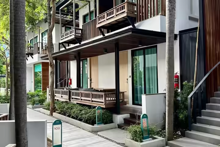 Hotel for Sale Along Cha-am Beach