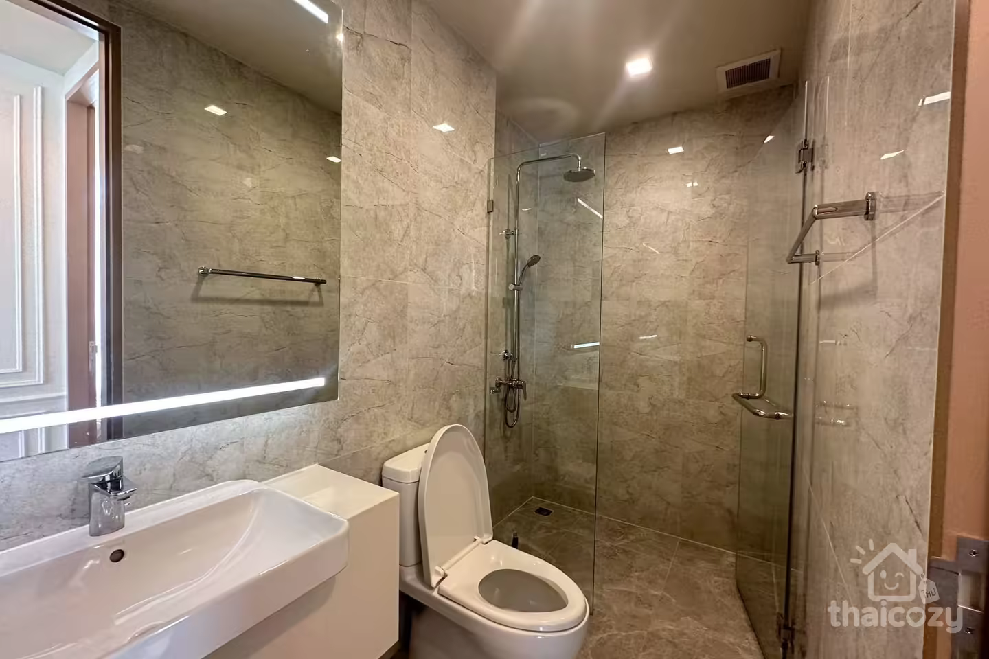 Condo Noble Around33 à Watthana photo 1