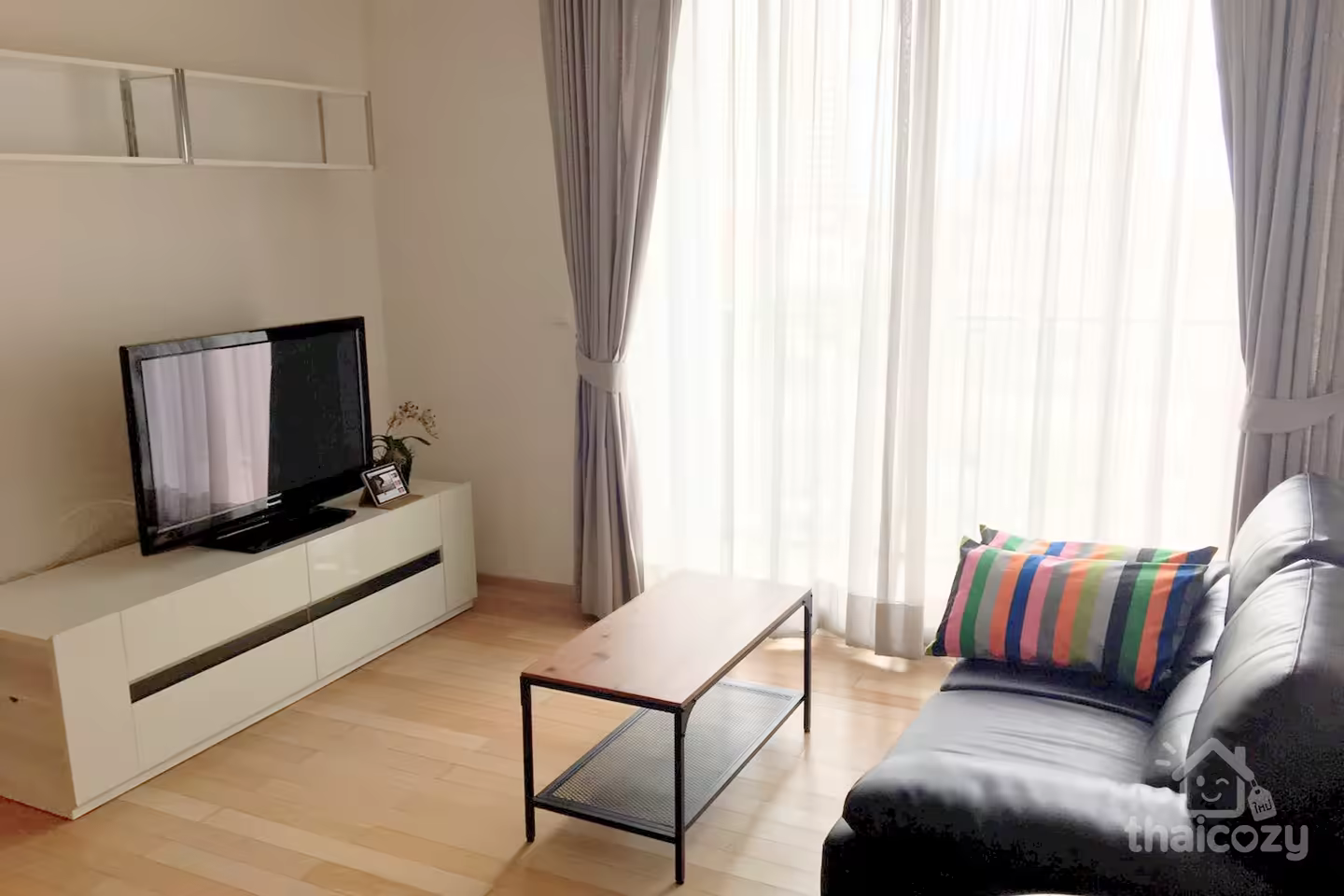 시리 앳 수쿰빗 52m2 1BR 11층 통로 BTS역 인근 photo 1