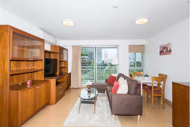 Plus 38 Hip Condo Near BTS Thong Lo
