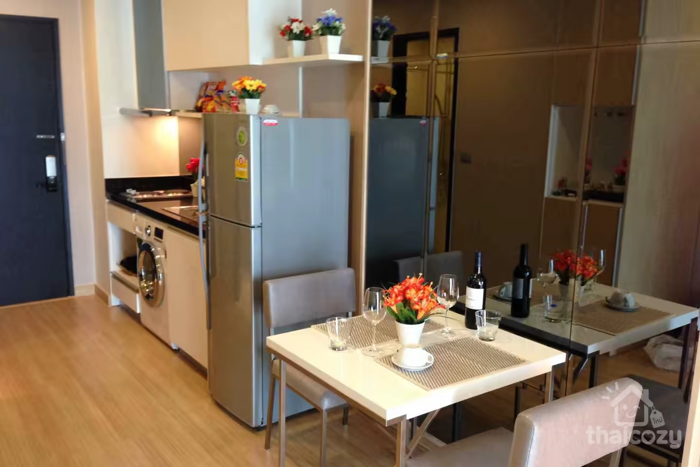 Sky Walk Condo Studio Near BTS Phra Khanong photo 1