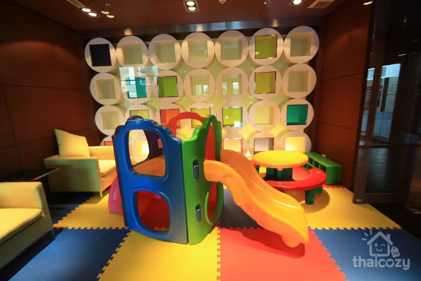 ให้เช่า 2 ห้องนอน คอนโด The Emporio Place photo 2