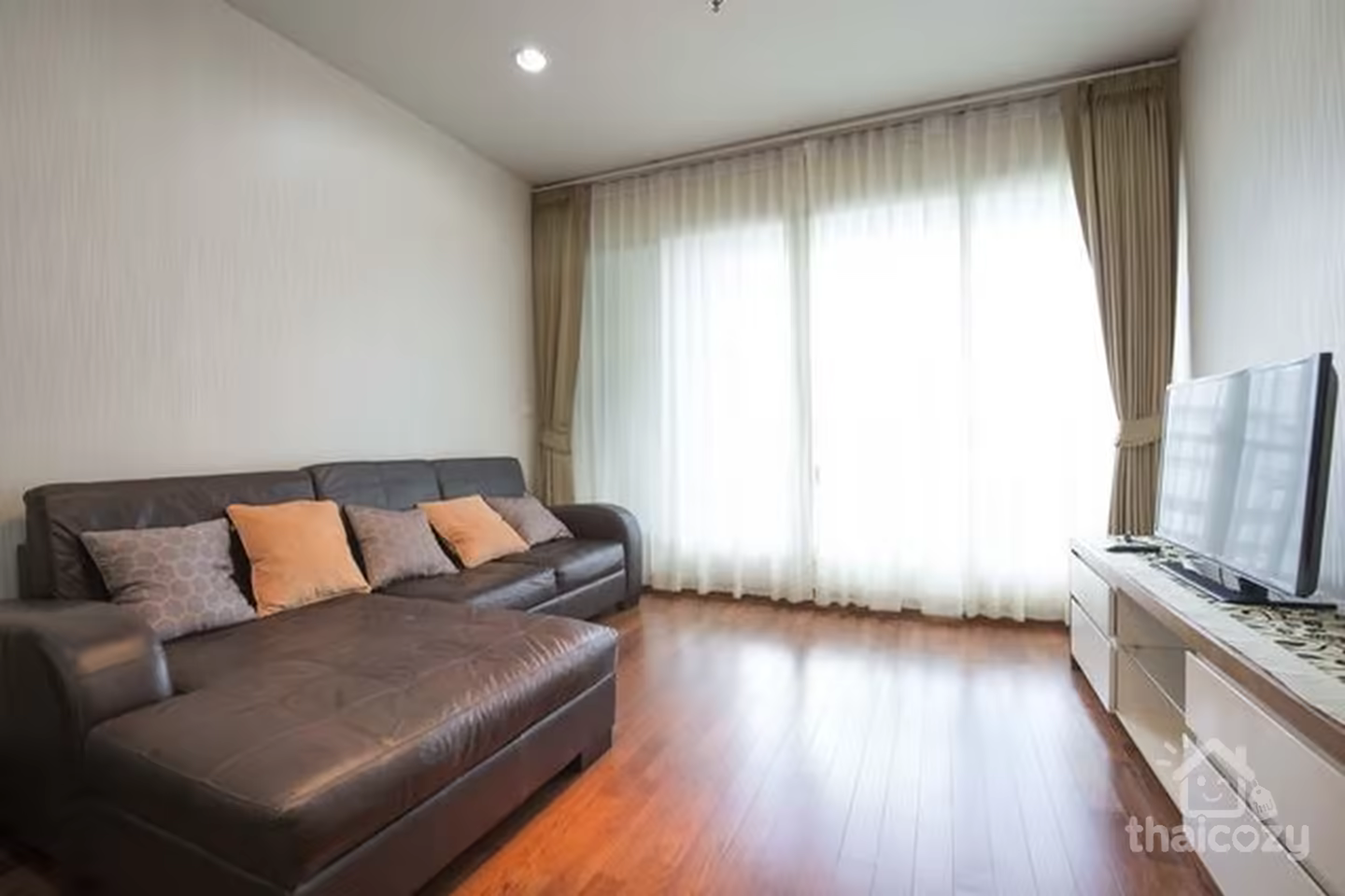 더 어드레스 치들롬 럭셔리 콘도 photo 1