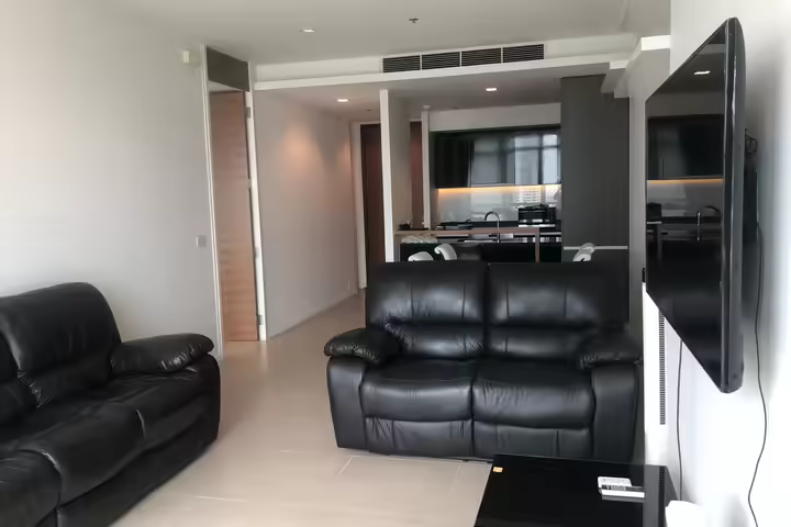 Роскошная квартира с видом на реку у BTS Saphan Taksin