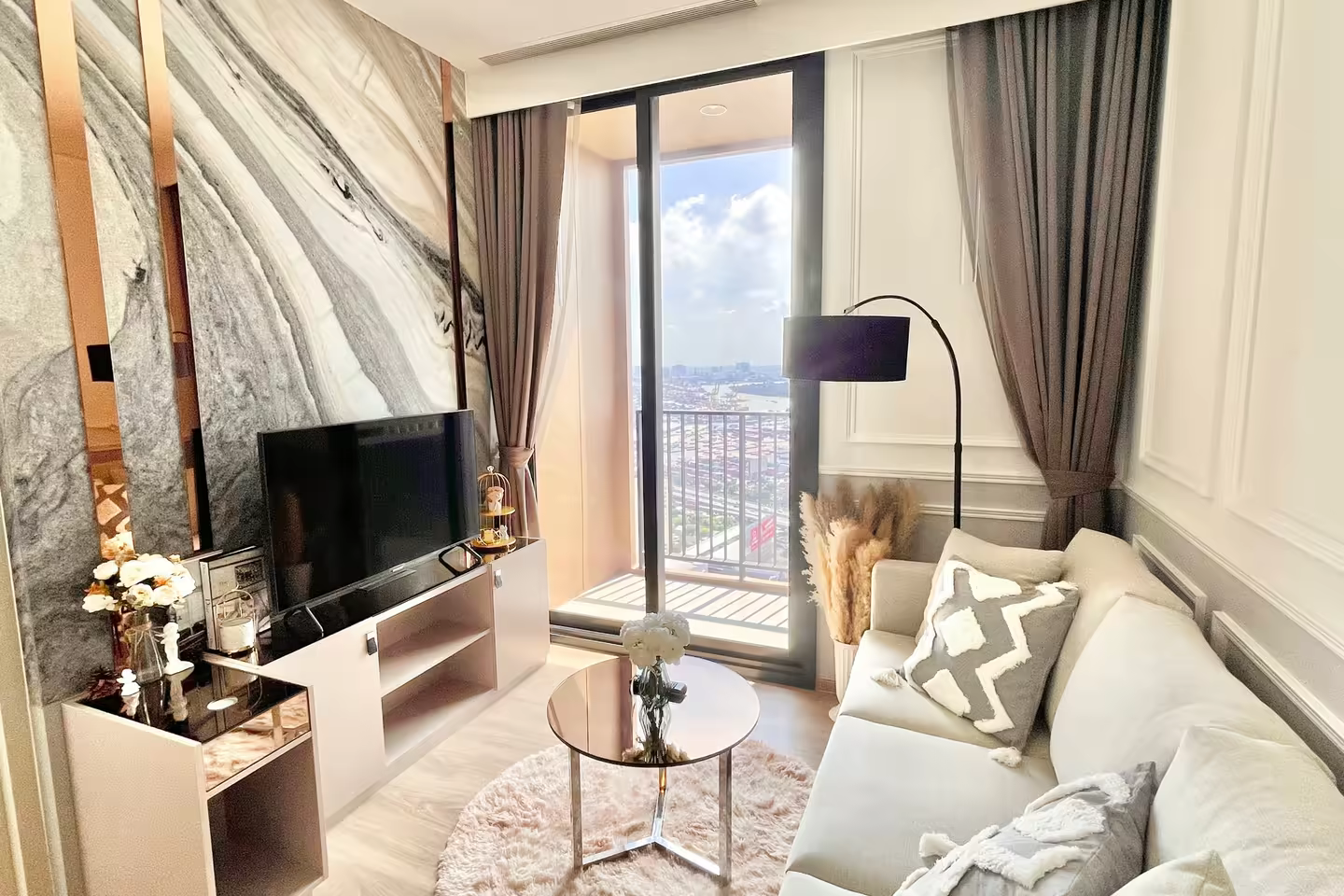 Oka HAUS 2-Bed Condo in Khlong Toei photo 1