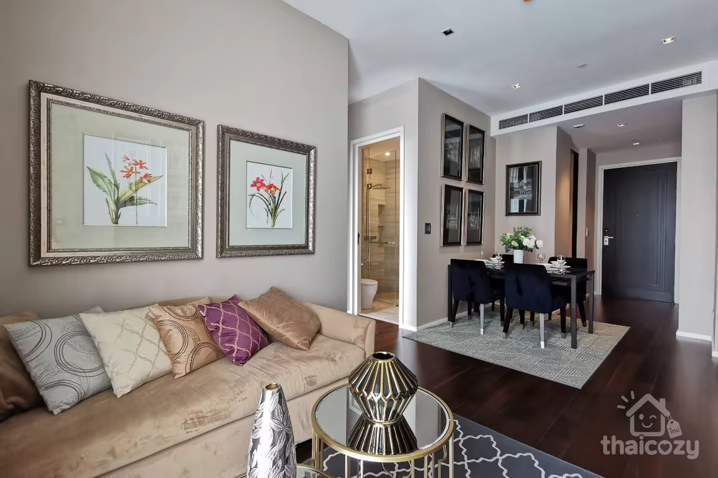 The Diplomat 39 Luxury Condo 100m to EmQuartier photo 1