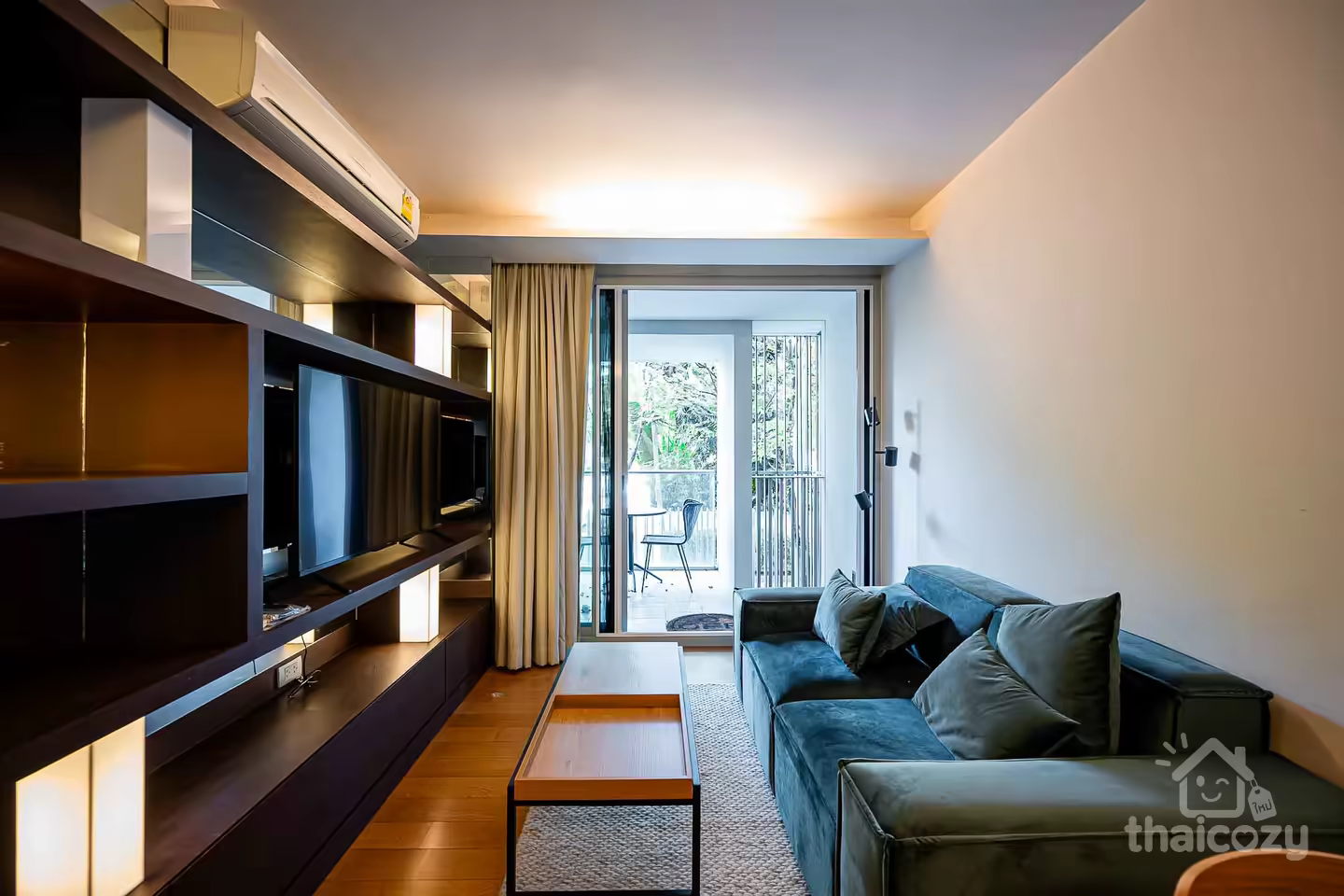 Via 31 Low-Rise Condo Near Phrom Phong photo 1