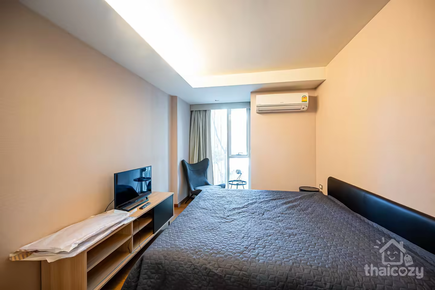 Via 31 Low-Rise Condo Near Phrom Phong photo 2